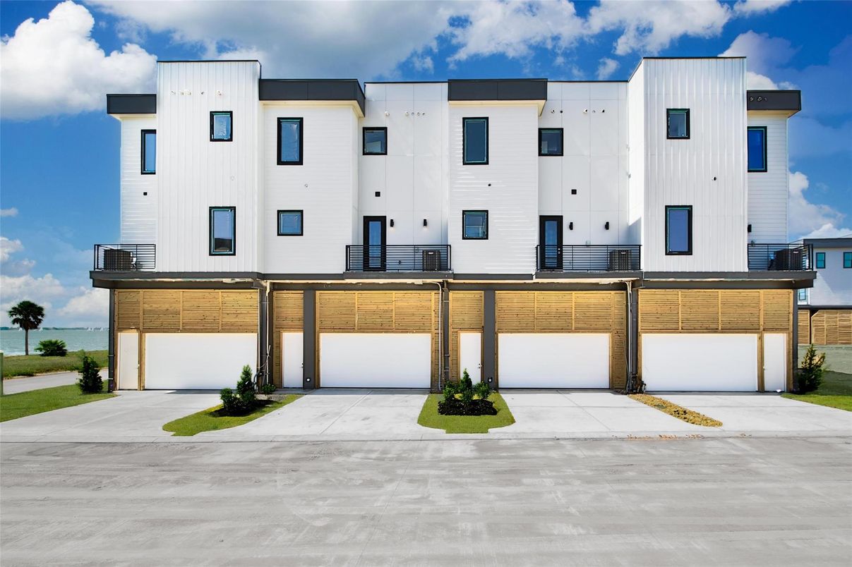 Attached, Exterior, Facade, Modern