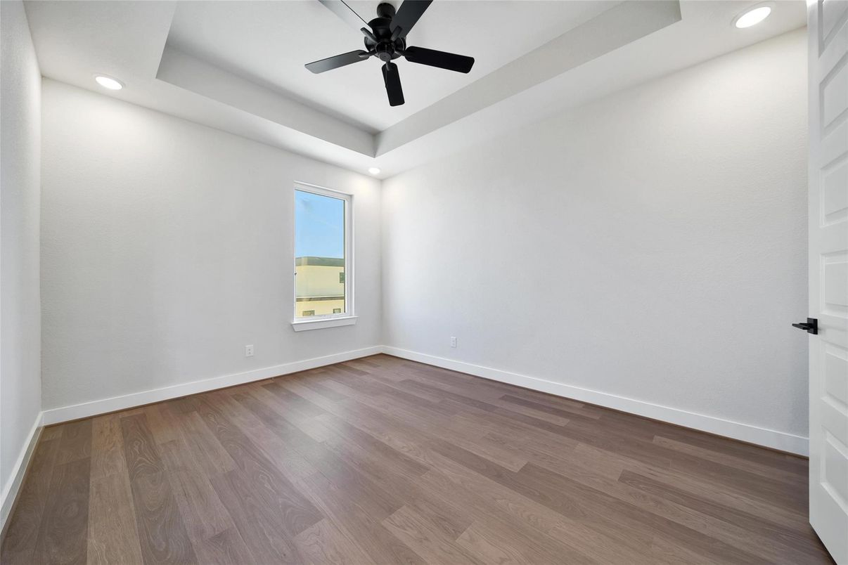 Empty room, Interior, Recessed Lighting, Wood Texture Flooring