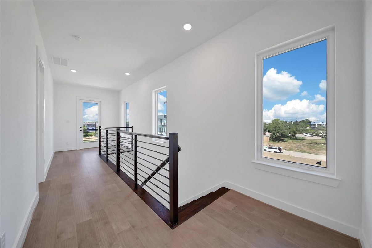 Interior, Recessed Lighting, Wood Texture Flooring