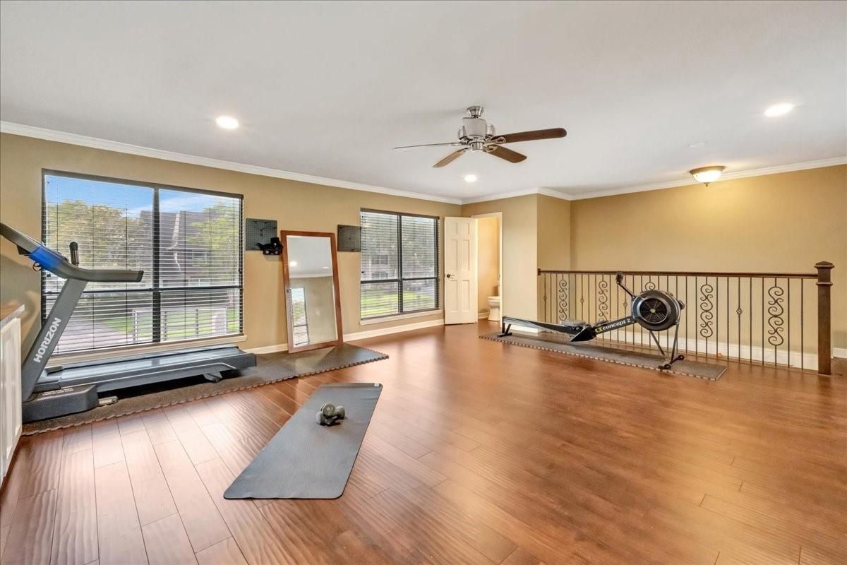 Fitness Equipment, Interior, Recessed Lighting, Wood Texture Flooring