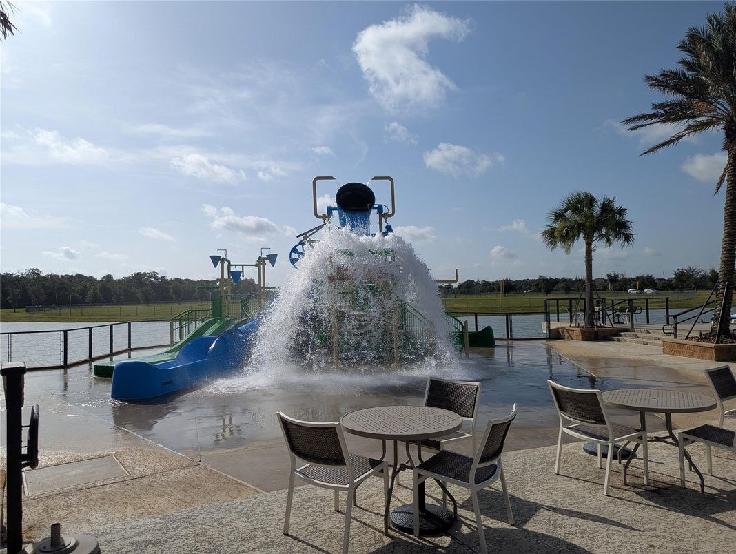 Exterior, Playground, Pool