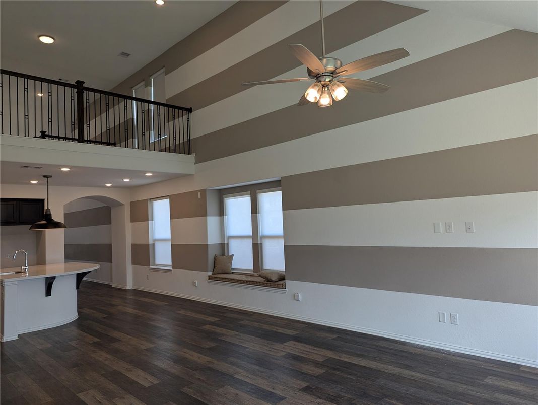Interior, Recessed Lighting, Wood Texture Flooring