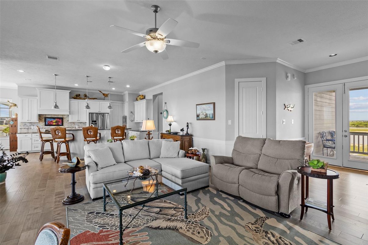 Interior, Kitchen, Living room, Pendant Lights, Recessed Lighting, Stainless Steel Appliances, Wood Texture Flooring