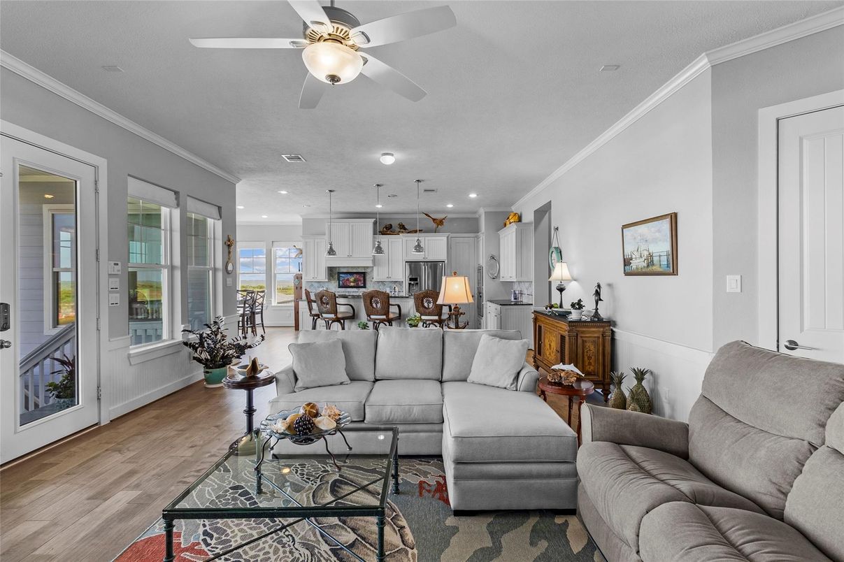 Dining room, Interior, Kitchen, Living room, Pendant Lights, Recessed Lighting, Stainless Steel Appliances, Wood Texture Flooring