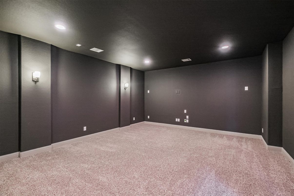Empty room, Interior, Recessed Lighting
