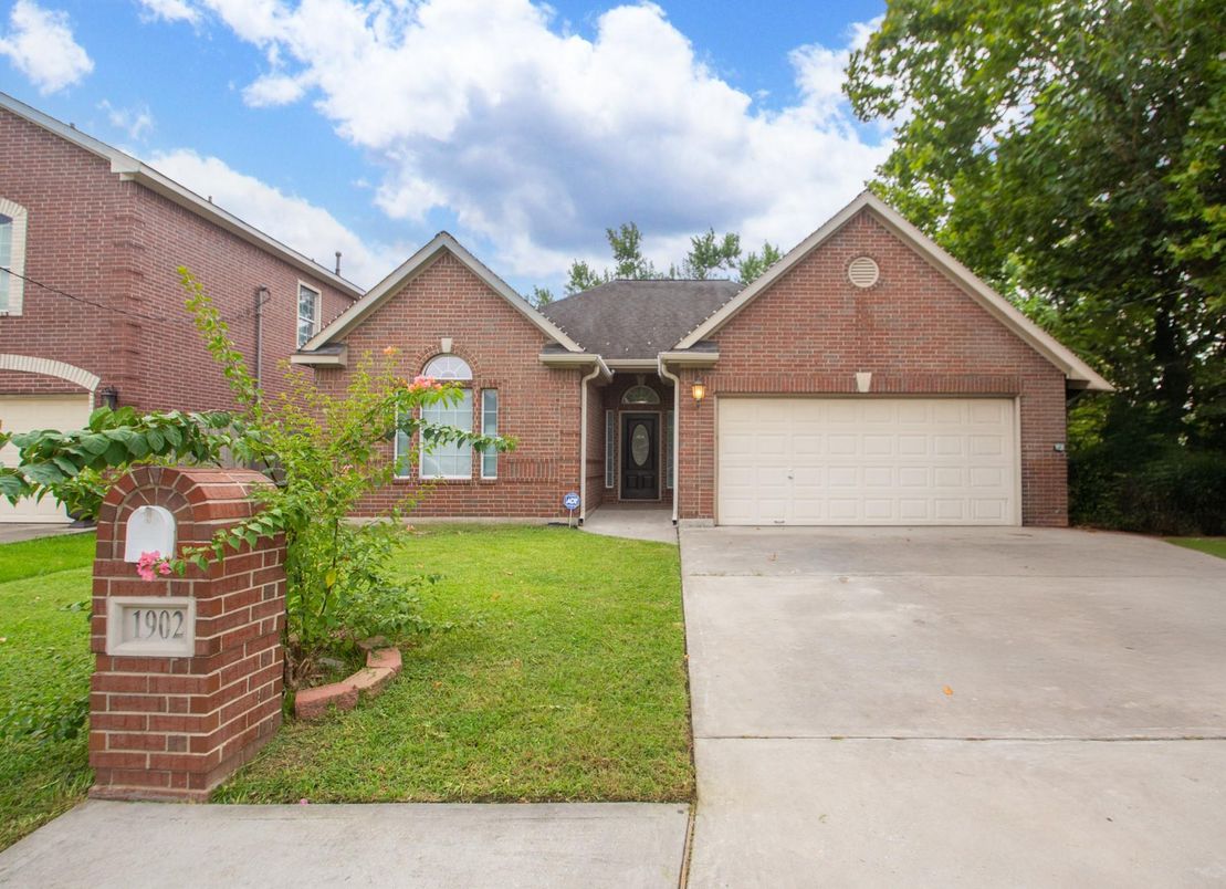 Attached, Exterior, Facade, Brick Facade, Brick Traditional