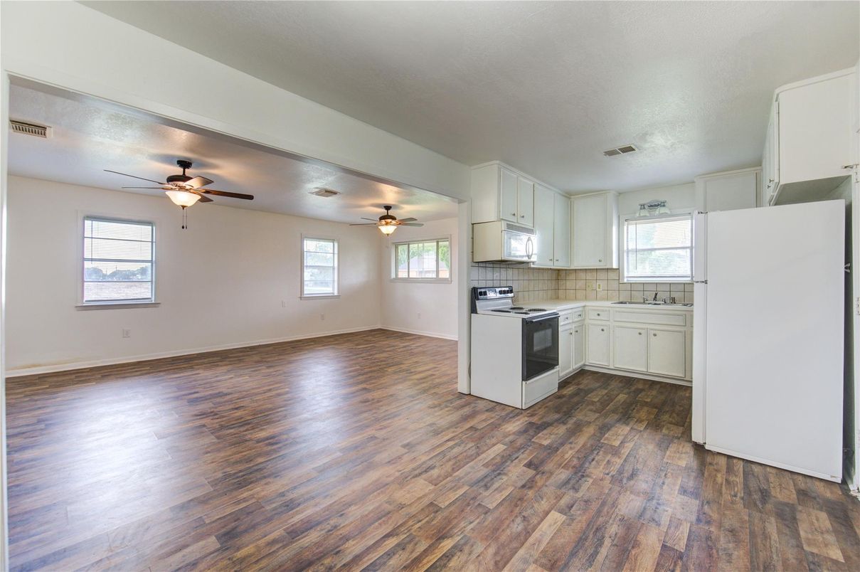 Empty room, Interior, Kitchen, Wood Texture Flooring