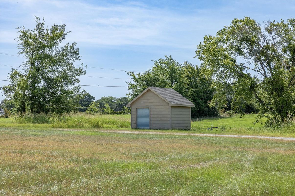 Backyard, Detached Garage, Exterior