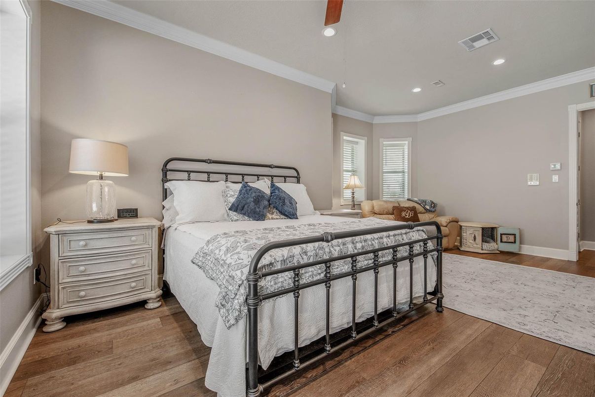 Bedroom, Interior, Recessed Lighting, Wood Texture Flooring