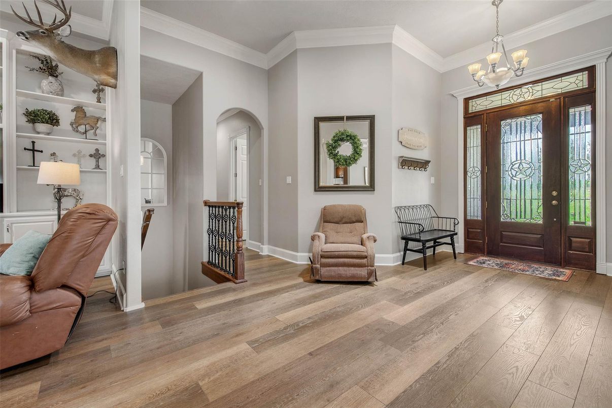 Chandelier, Interior, Wood Texture Flooring