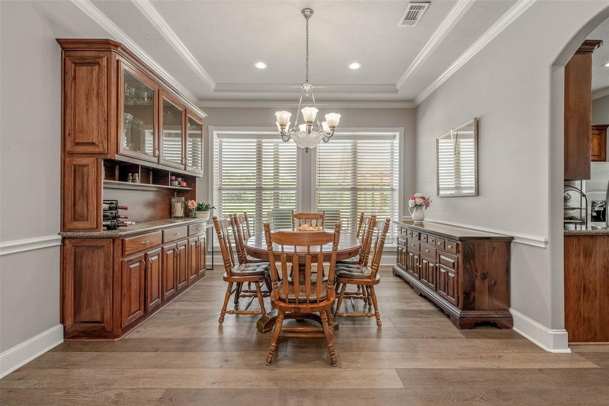 Chandelier, Dining room, Interior, Recessed Lighting, Wood Texture Flooring