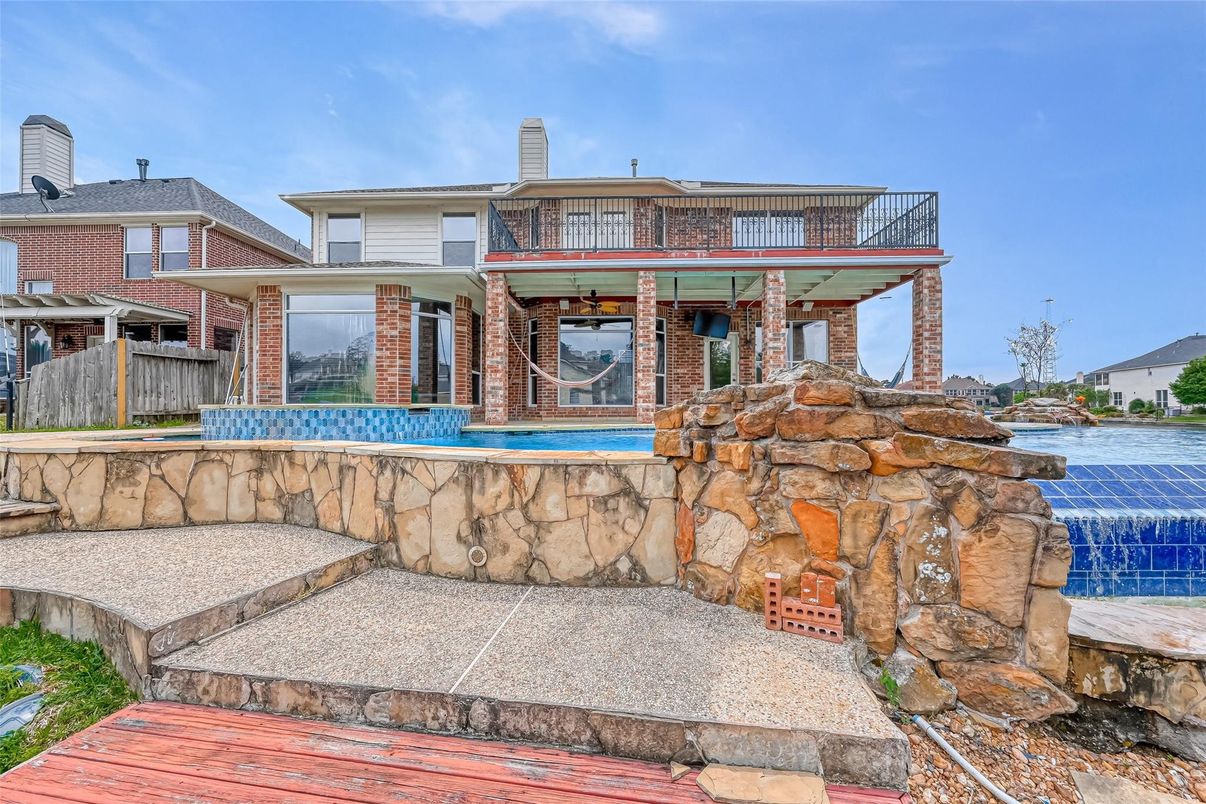 Exterior, Facade, Brick Facade, Pool, American Foursquare