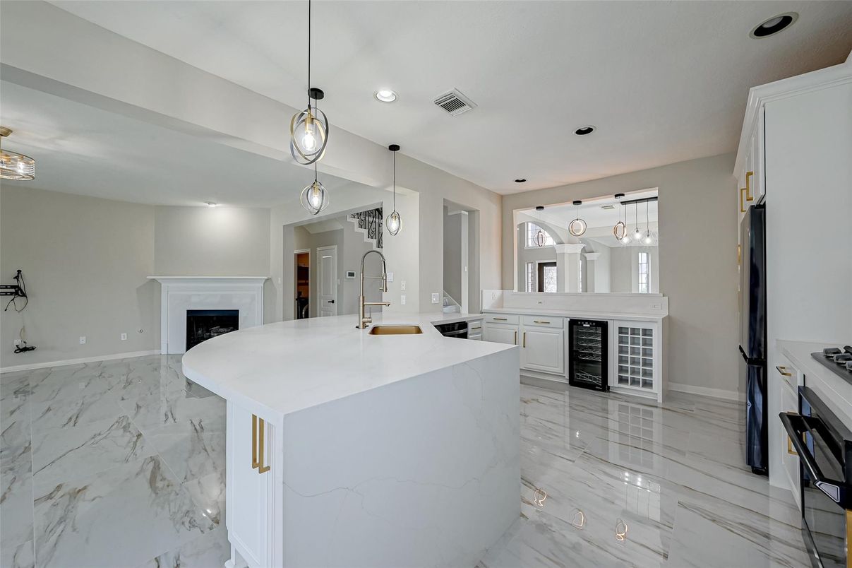 Fireplace, Interior, Kitchen, Marble, Pendant Lights, Recessed Lighting