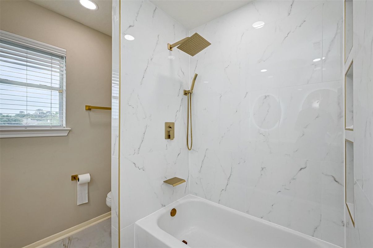 Bathroom, Interior, Marble Walls, Recessed Lighting