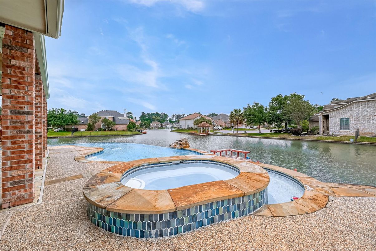 Exterior, Pool, Water