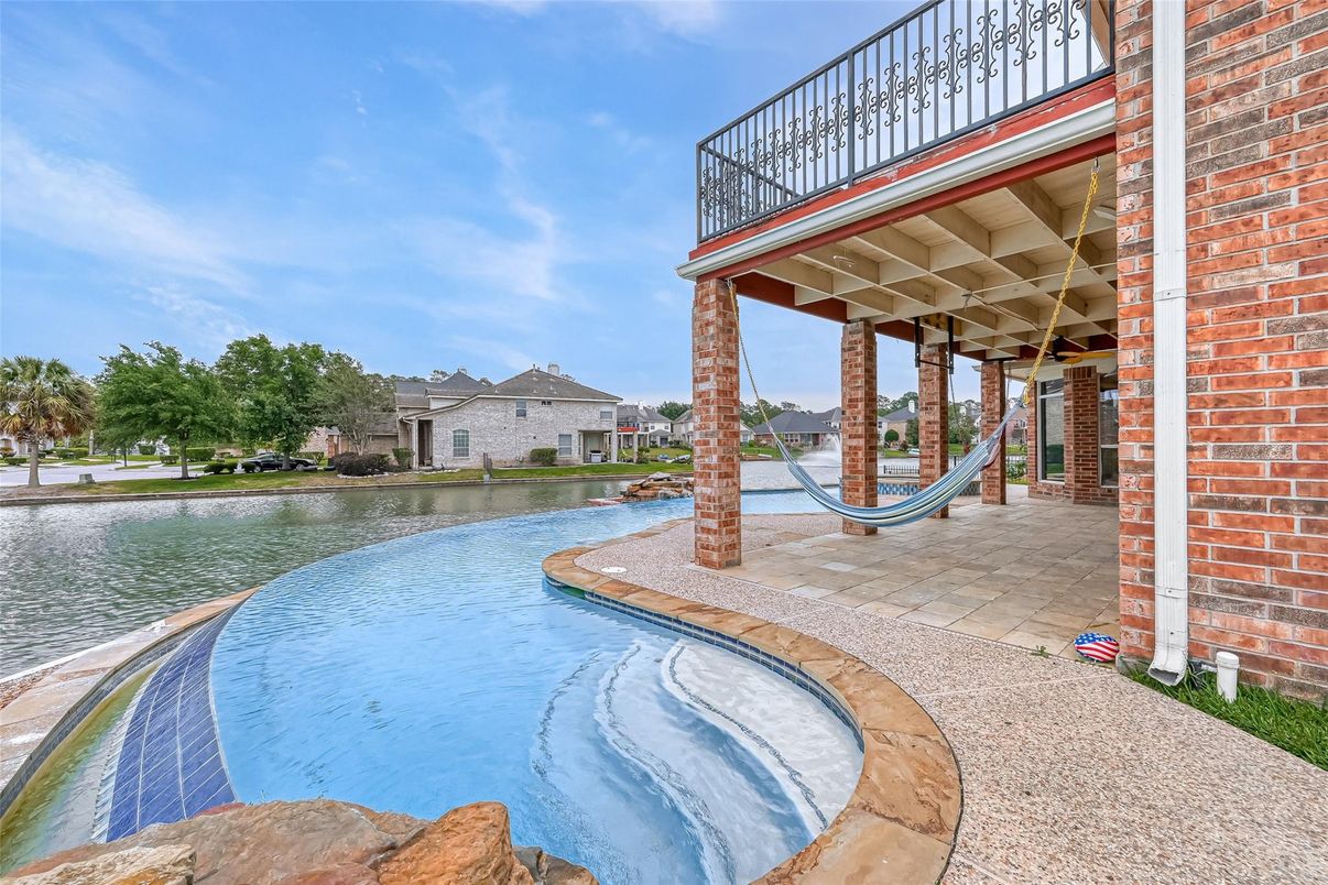 Exterior, Pool, Water