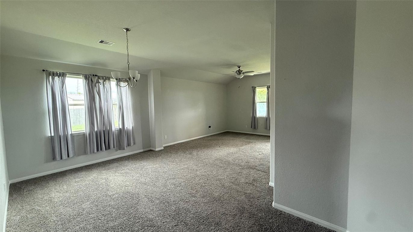 Empty room, Interior, Pendant Lights