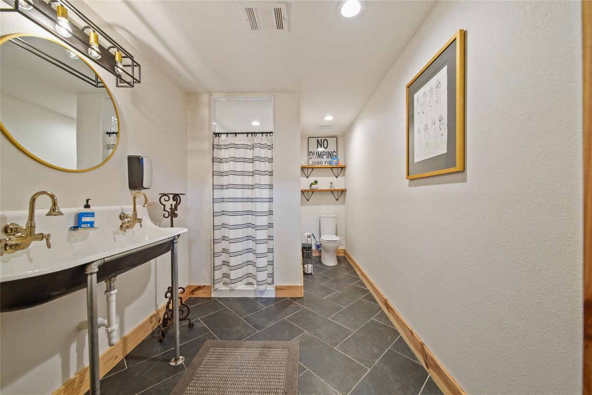 Bathroom, Interior, Recessed Lighting