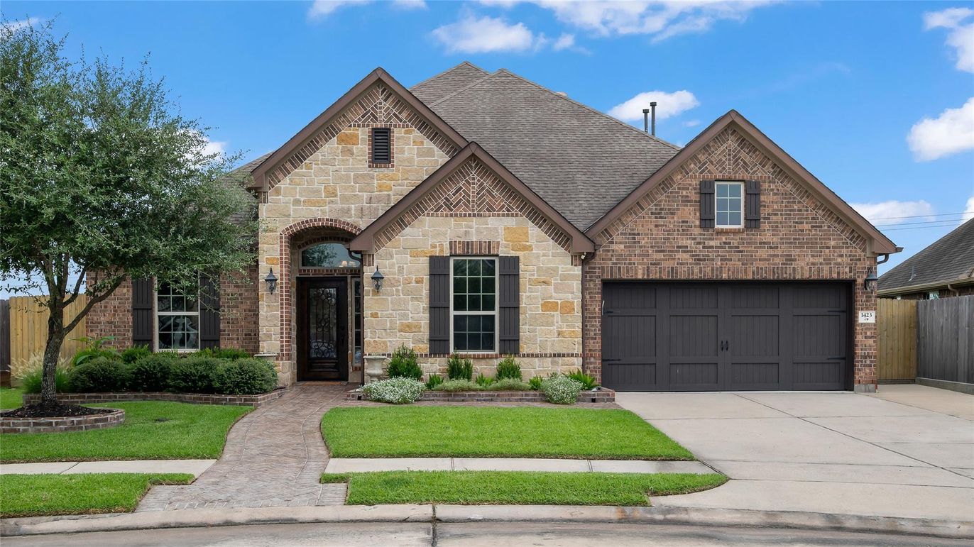 Attached, Exterior, Facade, Brick Facade, Brick Traditional