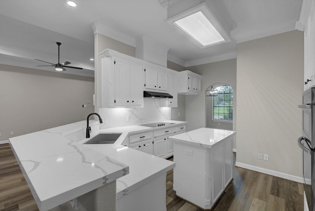Interior, Kitchen, Recessed Lighting, Wood Texture Flooring