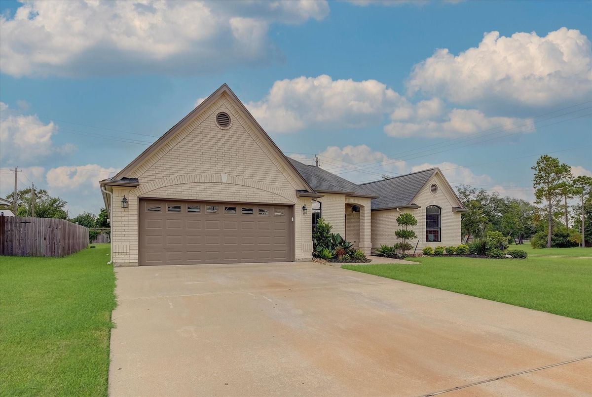 Attached, Backyard, Exterior, Facade, Farmhouse