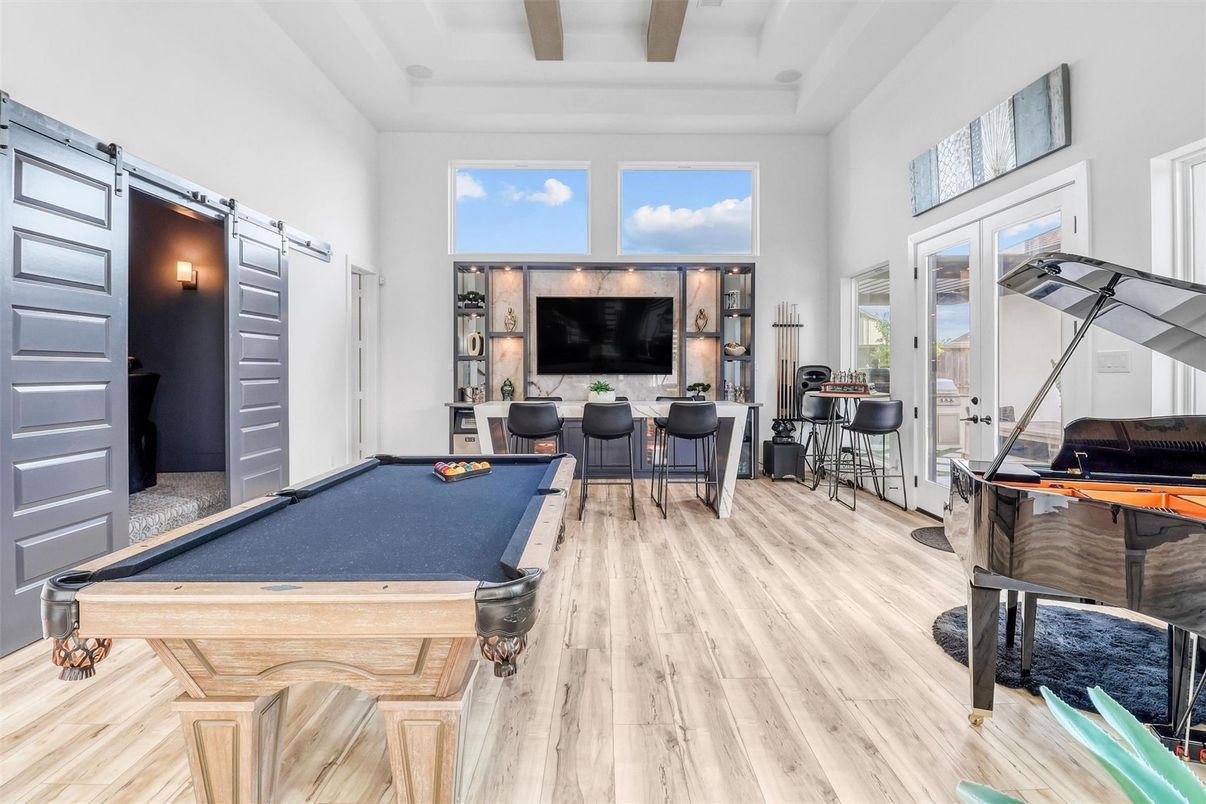 Billiard Table, Game Room, Interior, Wood Texture Flooring