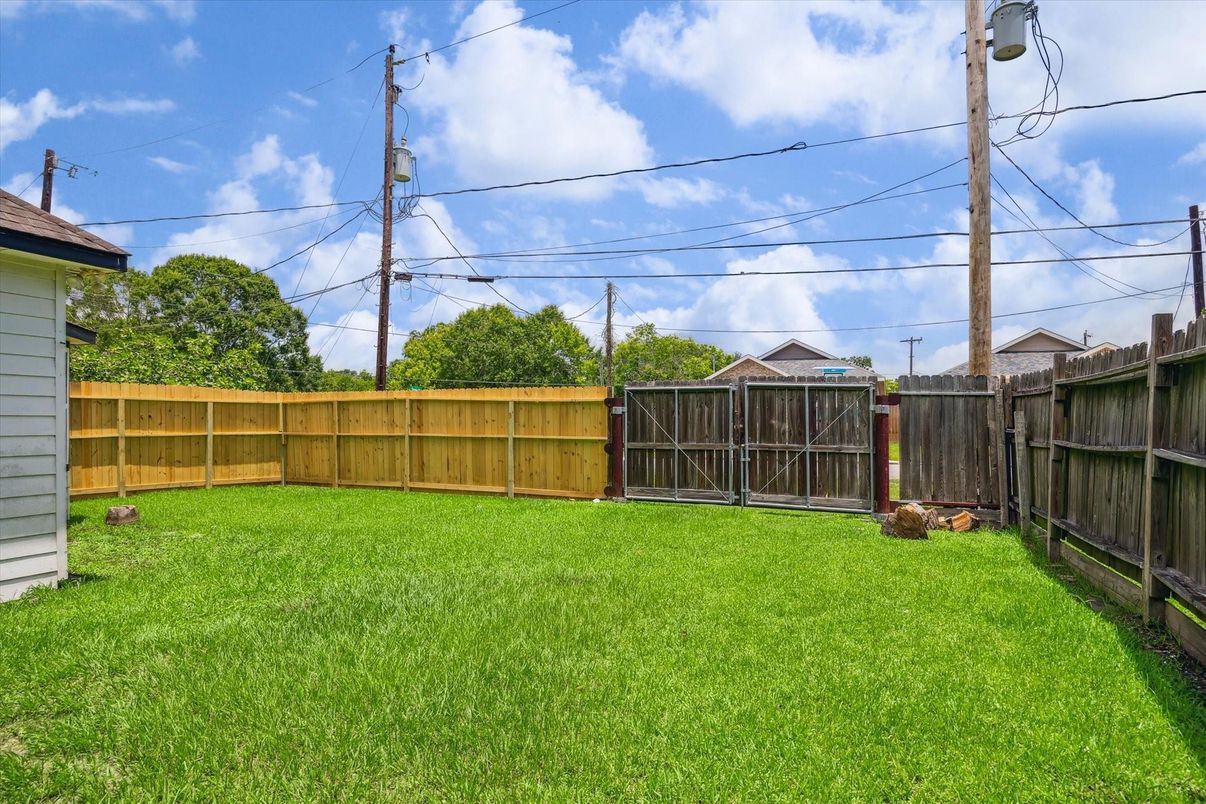 Backyard, Exterior