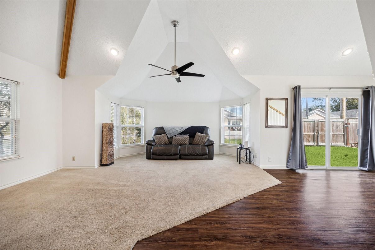 Empty room, Interior, Recessed Lighting, Wooden Beams, Wood Texture Flooring