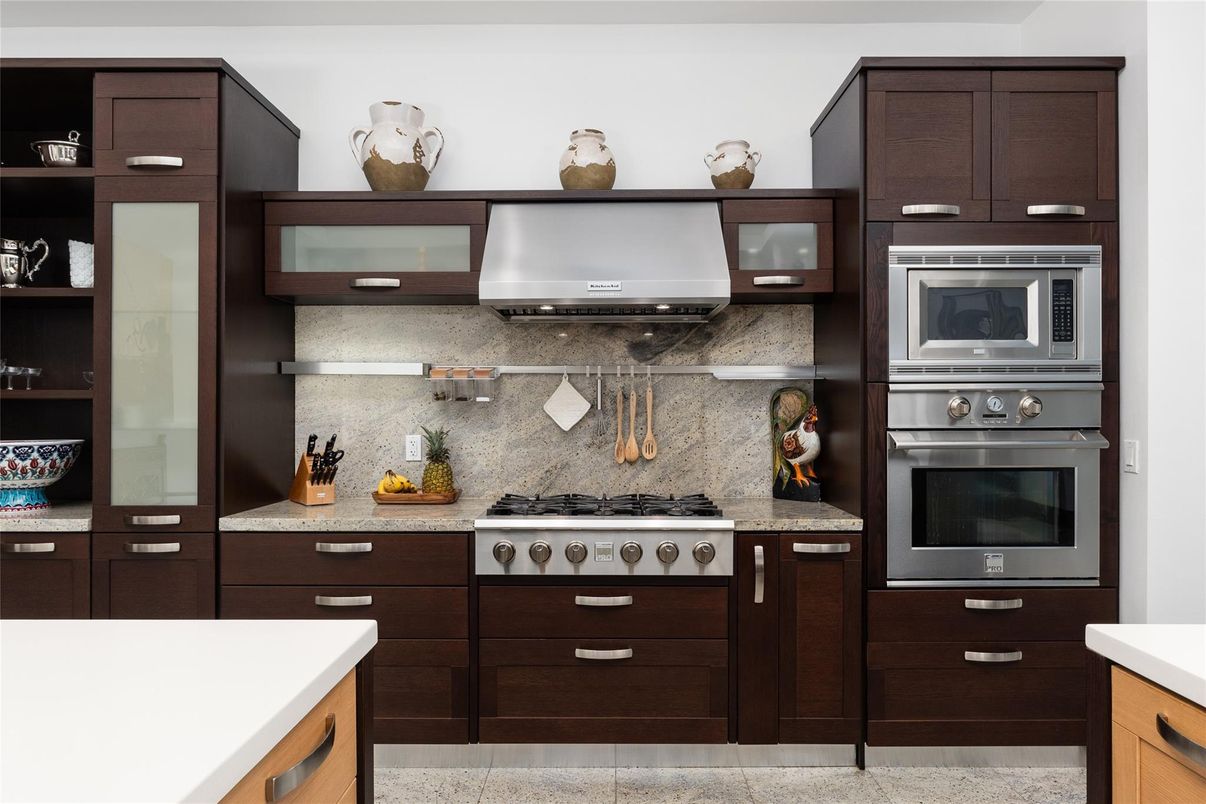 Interior, Kitchen, Stainless Steel Appliances