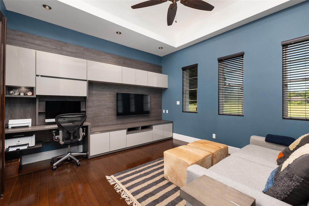 Home Office, Interior, Recessed Lighting, Wood Texture Flooring