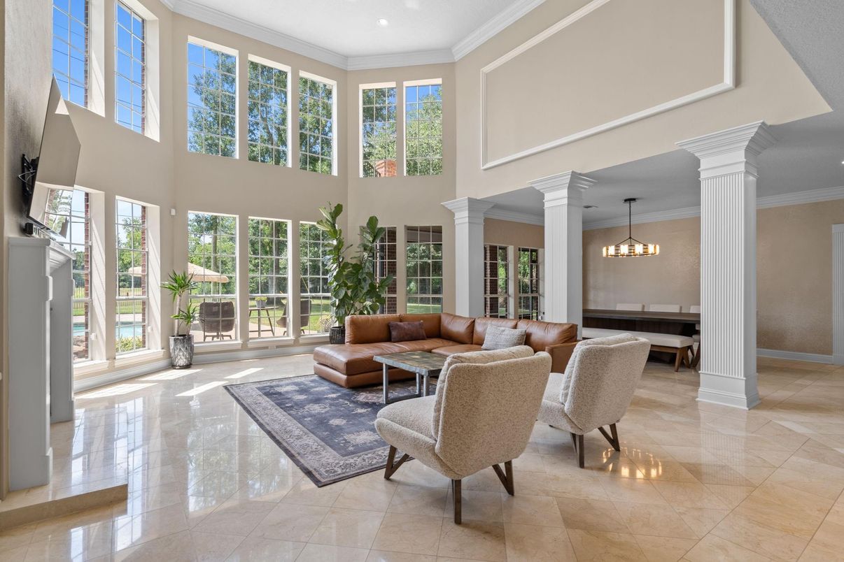 Chandelier, Dining room, Interior, Living room, Pendant Lights, Recessed Lighting