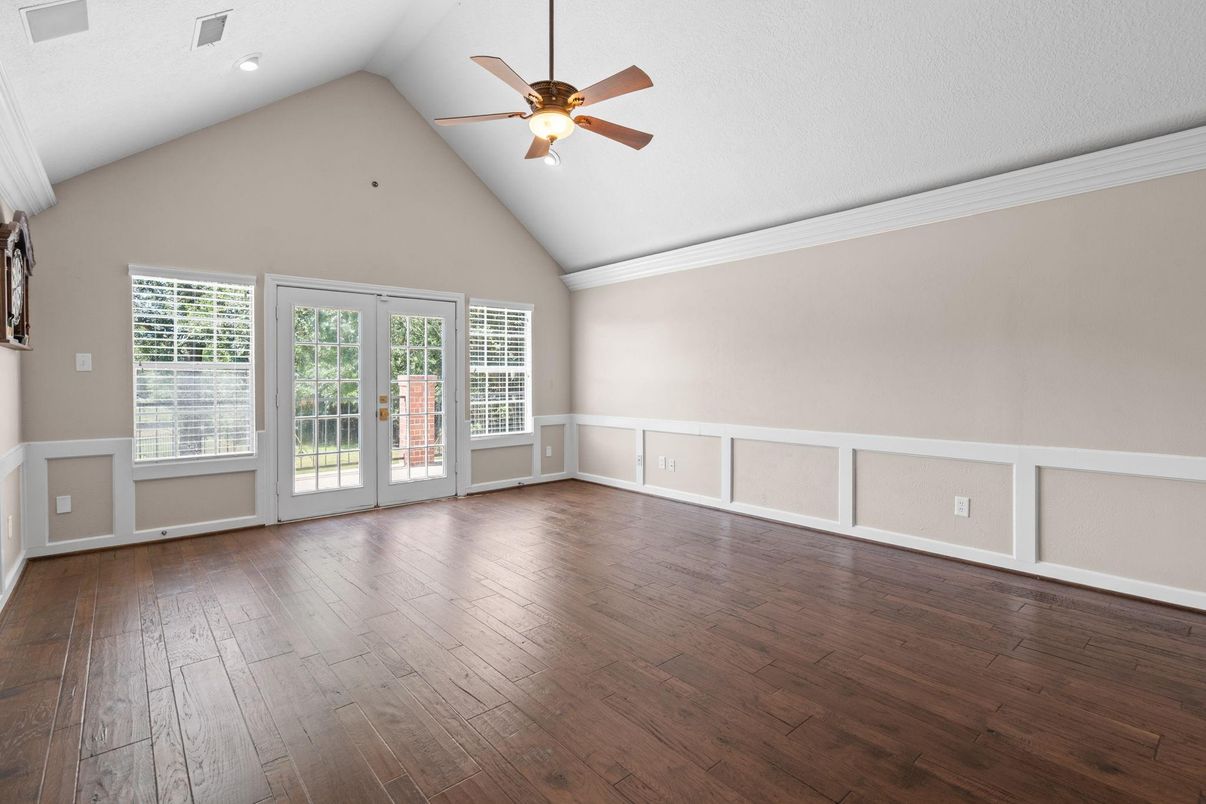 Empty room, Interior, Recessed Lighting, Wood Texture Flooring