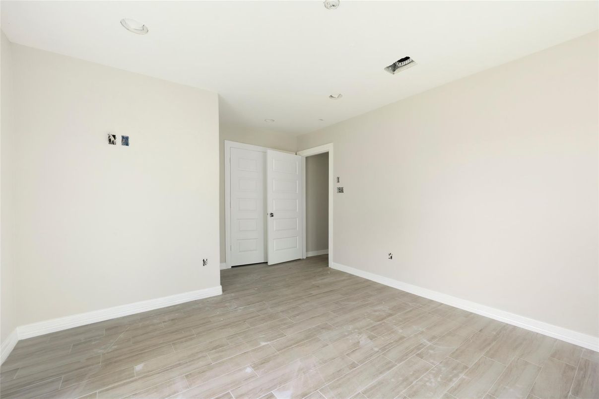 Empty room, Interior, Recessed Lighting, Wood Texture Flooring