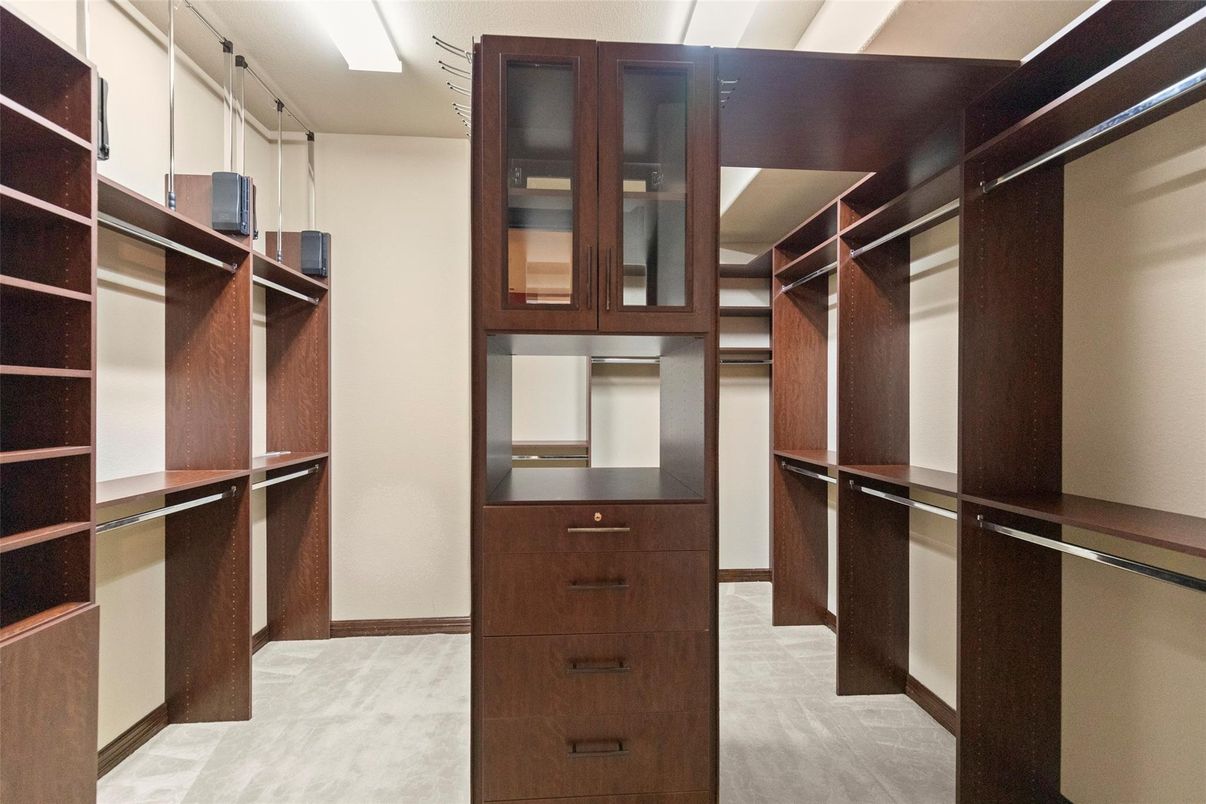 Interior, Walk-in Closets