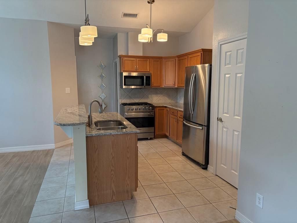 Interior, Kitchen, Pendant Lights, Stainless Steel Appliances