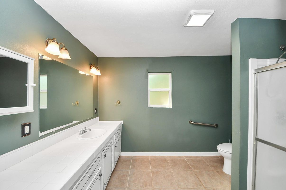 Bathroom, Interior, Tile Countertops