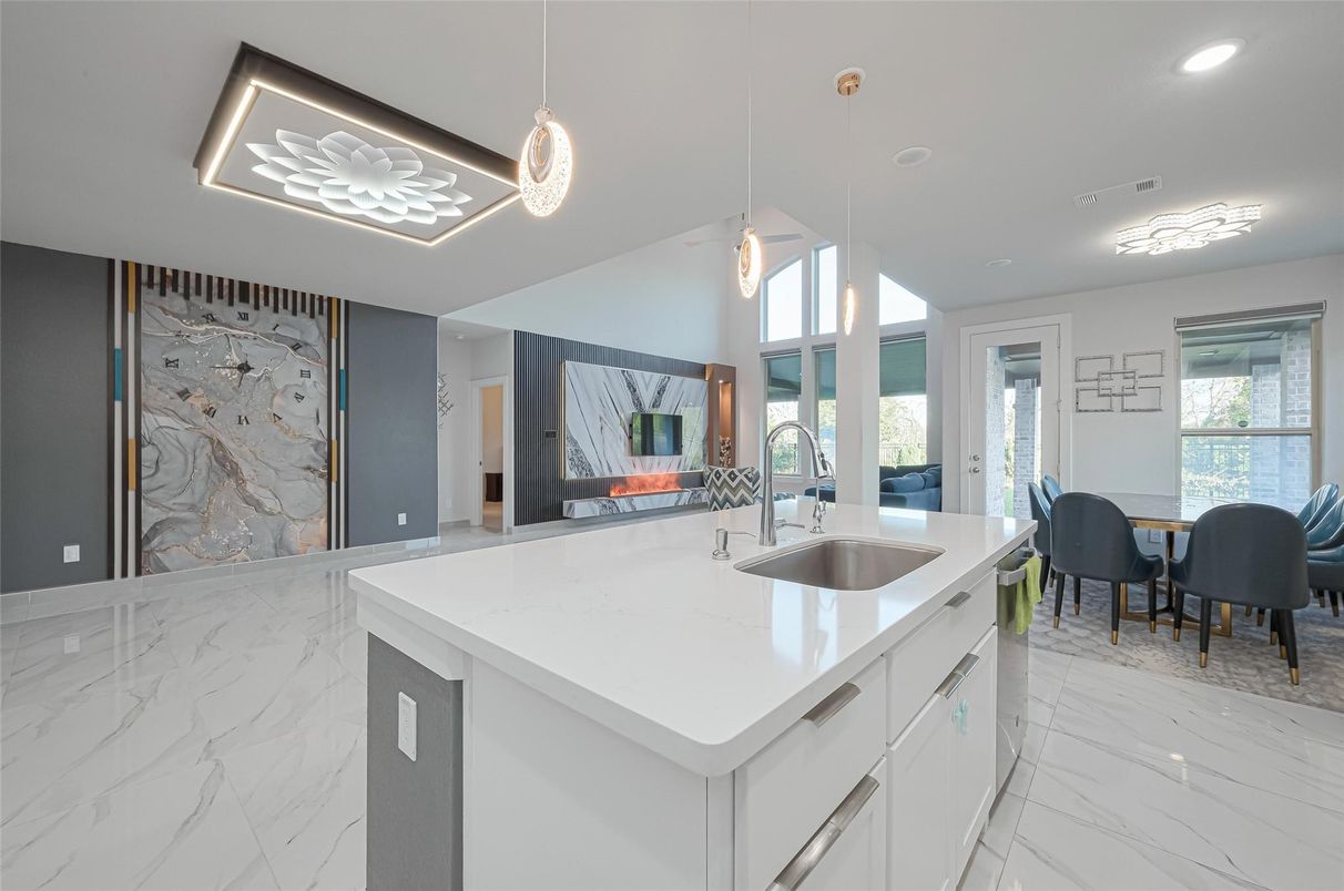 Dining room, Interior, Kitchen, Marble, Pendant Lights, Recessed Lighting