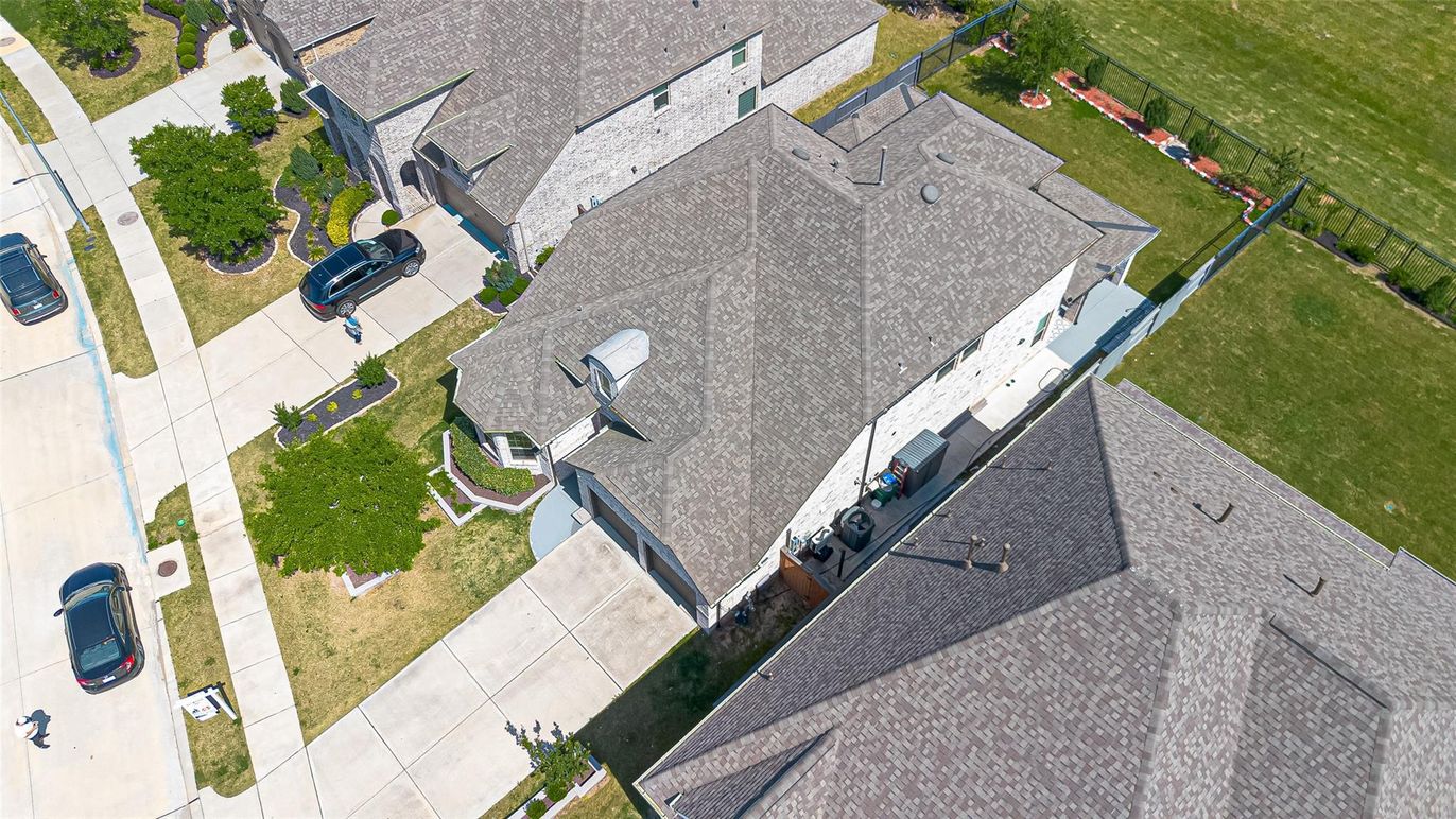 Exterior, Drone