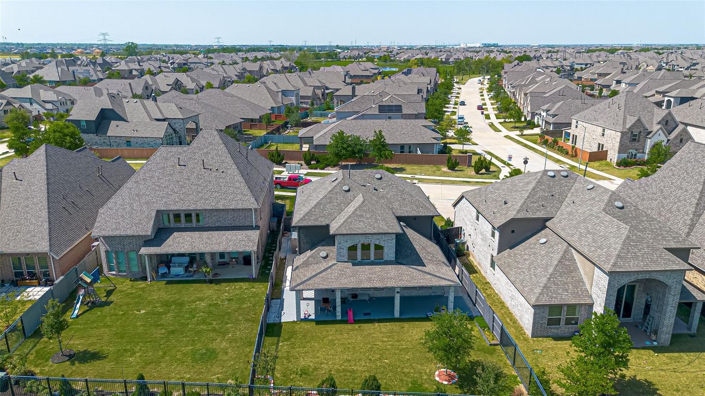 Exterior, Drone