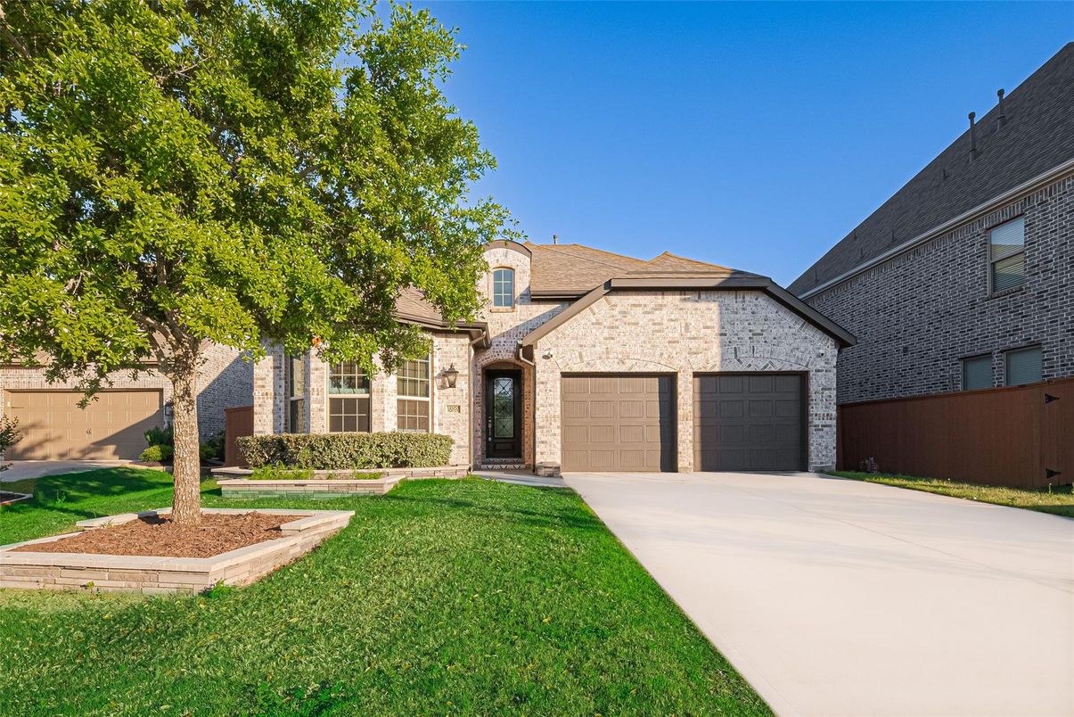 Attached, Backyard, Exterior, Facade, Brick Facade, French Provincial