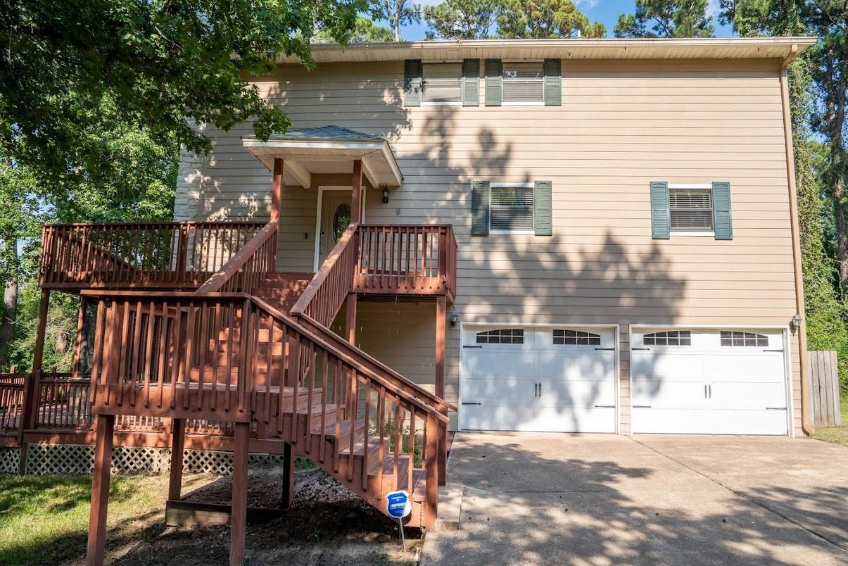 Detached Garage, Exterior