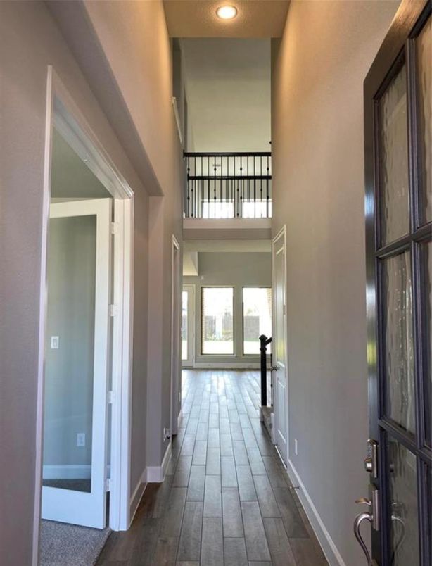 Interior, Recessed Lighting, Wood Texture Flooring
