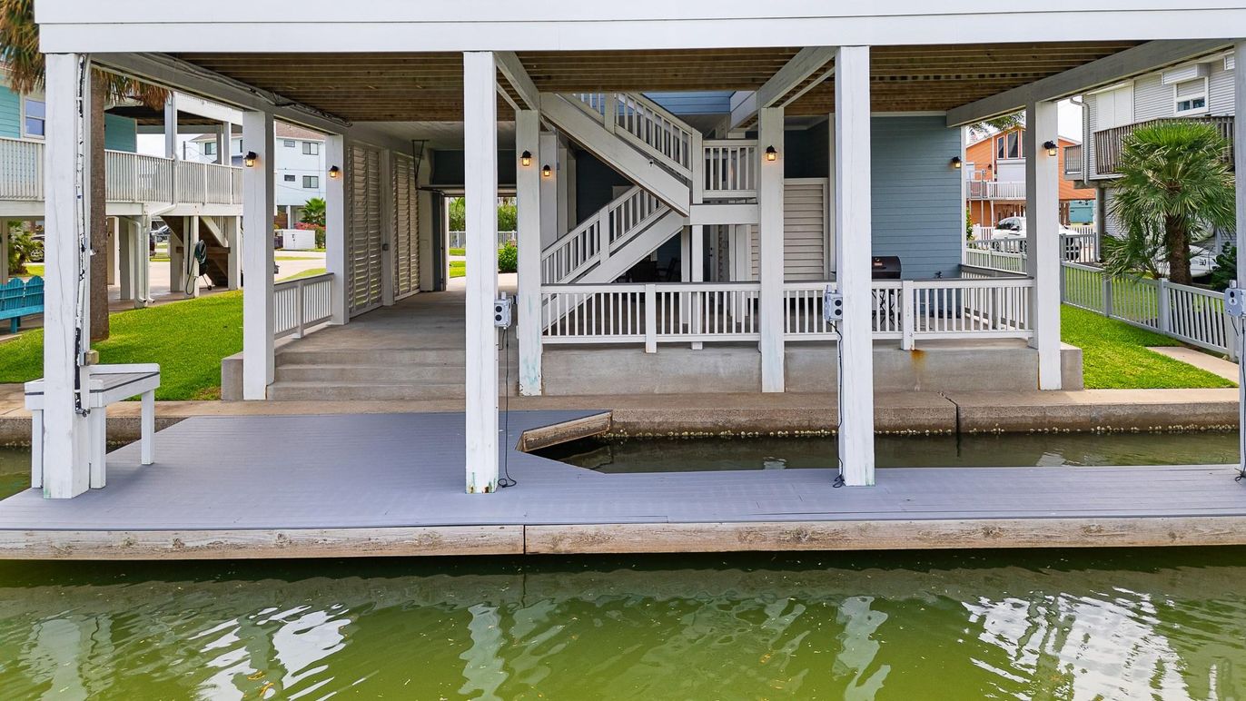 Exterior, Water
