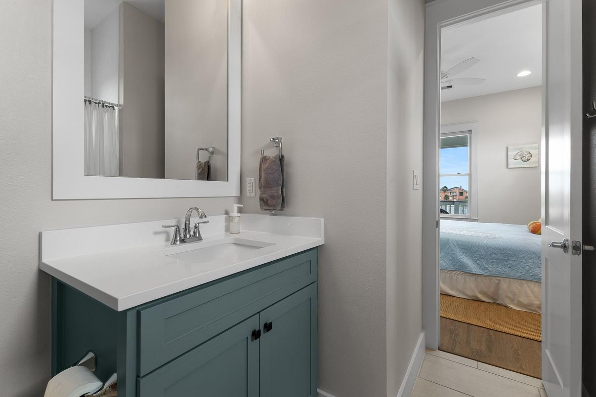 Bathroom, Bedroom, Interior, Recessed Lighting
