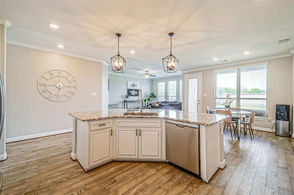 Dining room, Interior, Kitchen, Pendant Lights, Recessed Lighting, Wood Texture Flooring