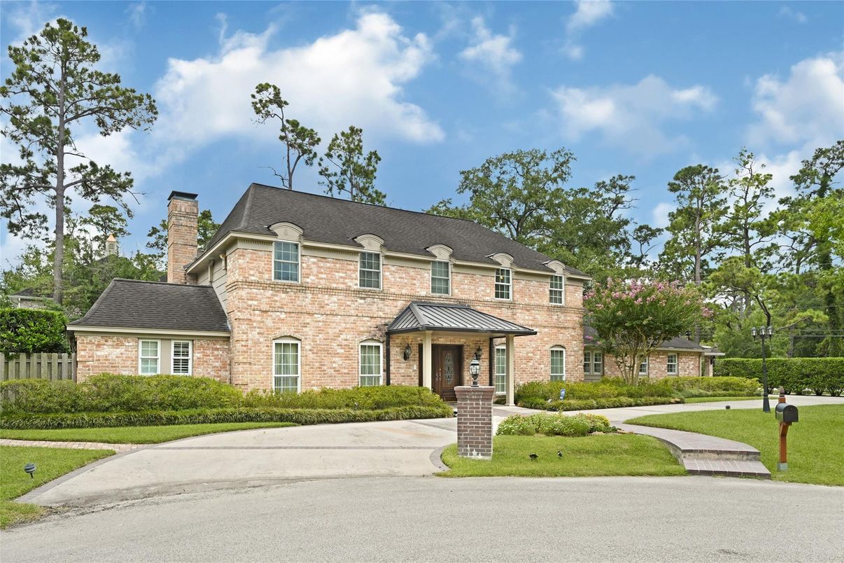 Exterior, Facade, Brick Facade, French Provincial