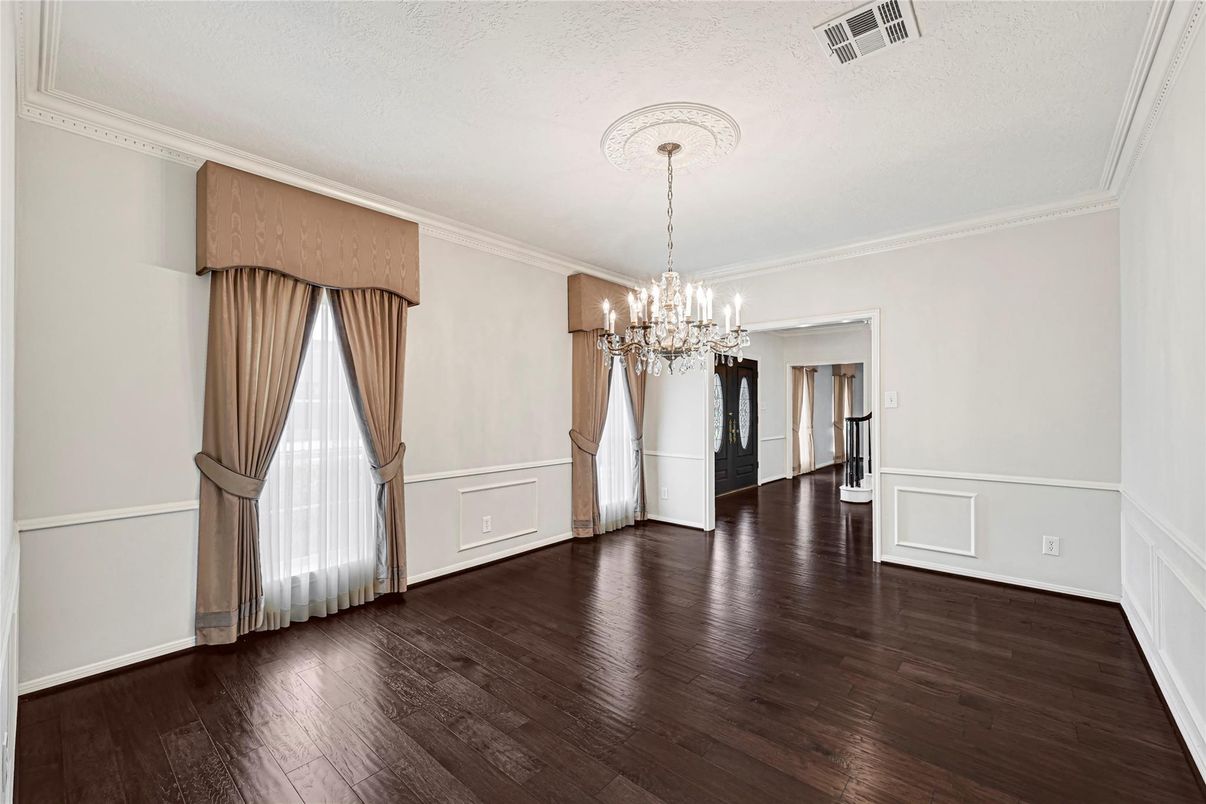 Chandelier, Empty room, Interior, Wood Texture Flooring