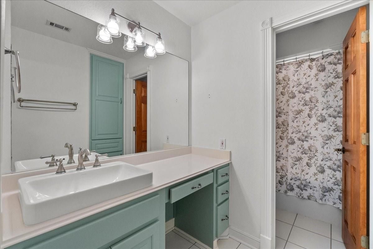 Bathroom, Interior