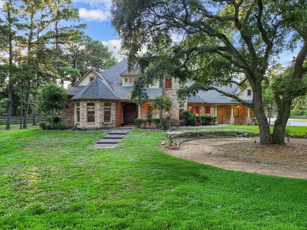 Backyard, Exterior, Facade, Brick Facade, Queen Anne Victorian