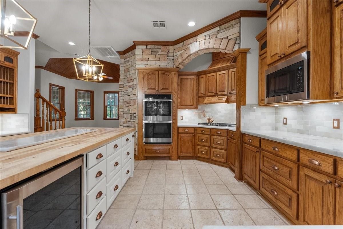 Interior, Kitchen, Pendant Lights, Recessed Lighting, Stone Walls